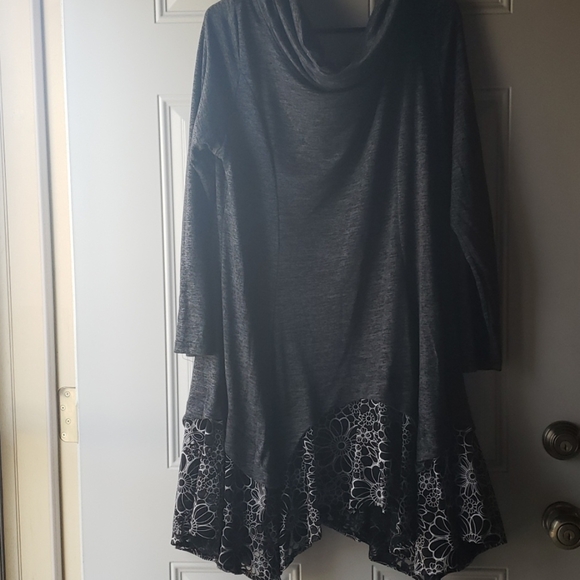 Tunic - Picture 5 of 5